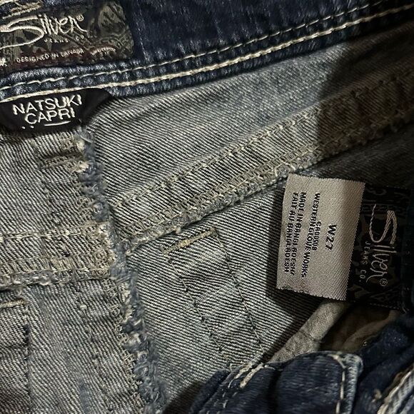 Silver Natsuki Relaxed Straight Medium Wash Comfortable Pocket Crop Ankle Jeans - Picture 6 of 6